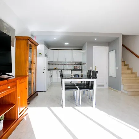 22 Beautiful Oasis 3 Bedrooms Duplex شقة أذيخي